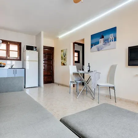 Διαμέρισμα 2 Modern Flats Near Playa San Blas