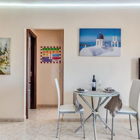 2 Modern Flats Near Playa San Blas *